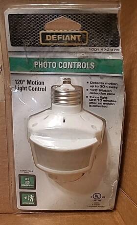Defiant 030878262743 Photo Controls 120 Motion Light Control 1001 470 475