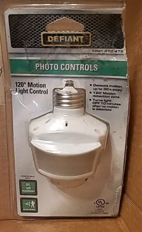1001 Defiant 030878262743 Photo Controls 120 Motion Light Control 470 475