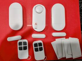 Evernary X0026sq27z Door Alarm 3 Sensors 2 Remotes. Brand New