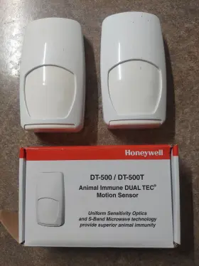 Dt-500 Honeywell 639874002805 Pair 2x Animal Immune Dual Tec Motion Sensor - Used