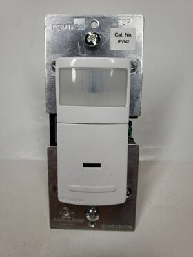 Leviton Ipvn2-1lw White Decora Motion Sensor Manual On Wall Box