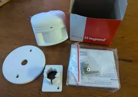 Cx-100-1 The Wattstopper Motion Sensor With Long Range