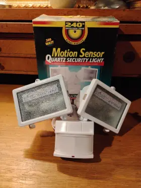 Sl-5512-wh-a Zenith Sl-5525-wh-a Heath Motion Sensor Quartzsecurity Light 240 Detection Zone
